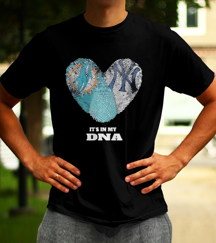 New York Yankees Statue Of Liberty It's In My DNA T-Shirt
