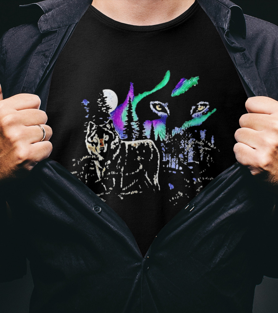 Northern Lights Wolf Under Starry Sky Moonlight Scene T-Shirt
