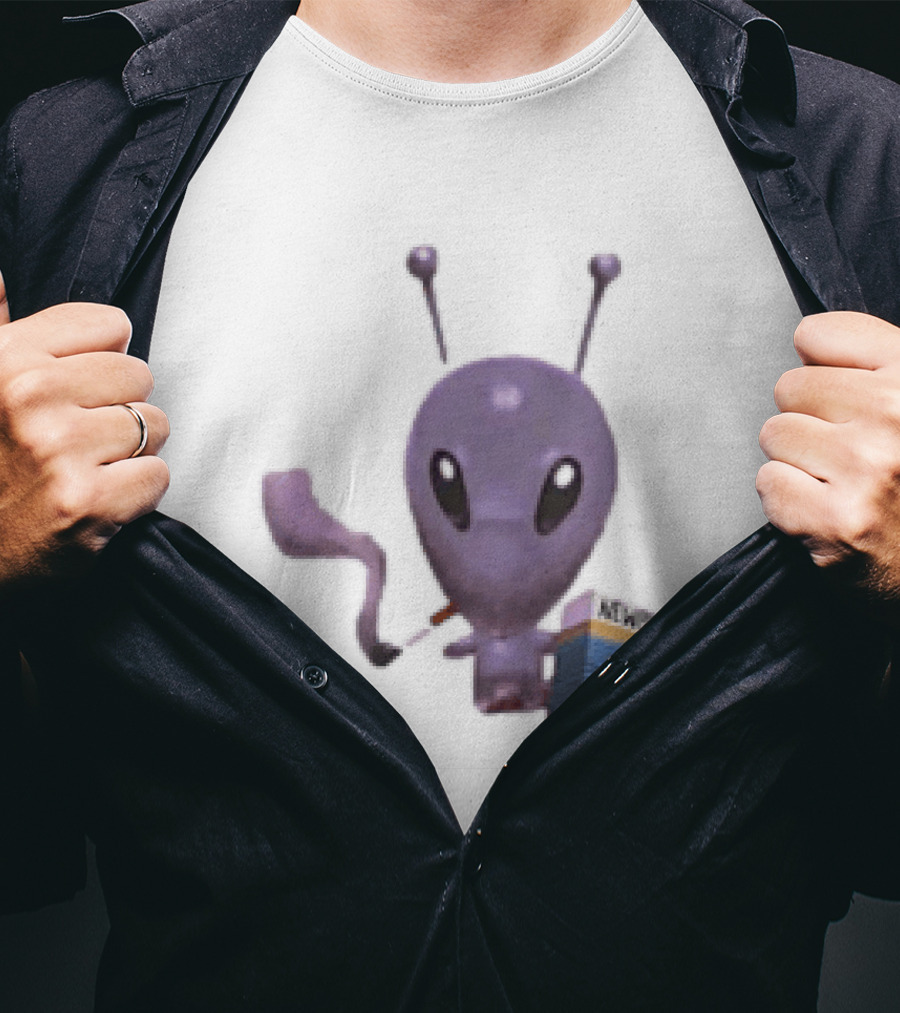 Alien Holding Newport Cigarette Pack Smoking Space Travel T-Shirt