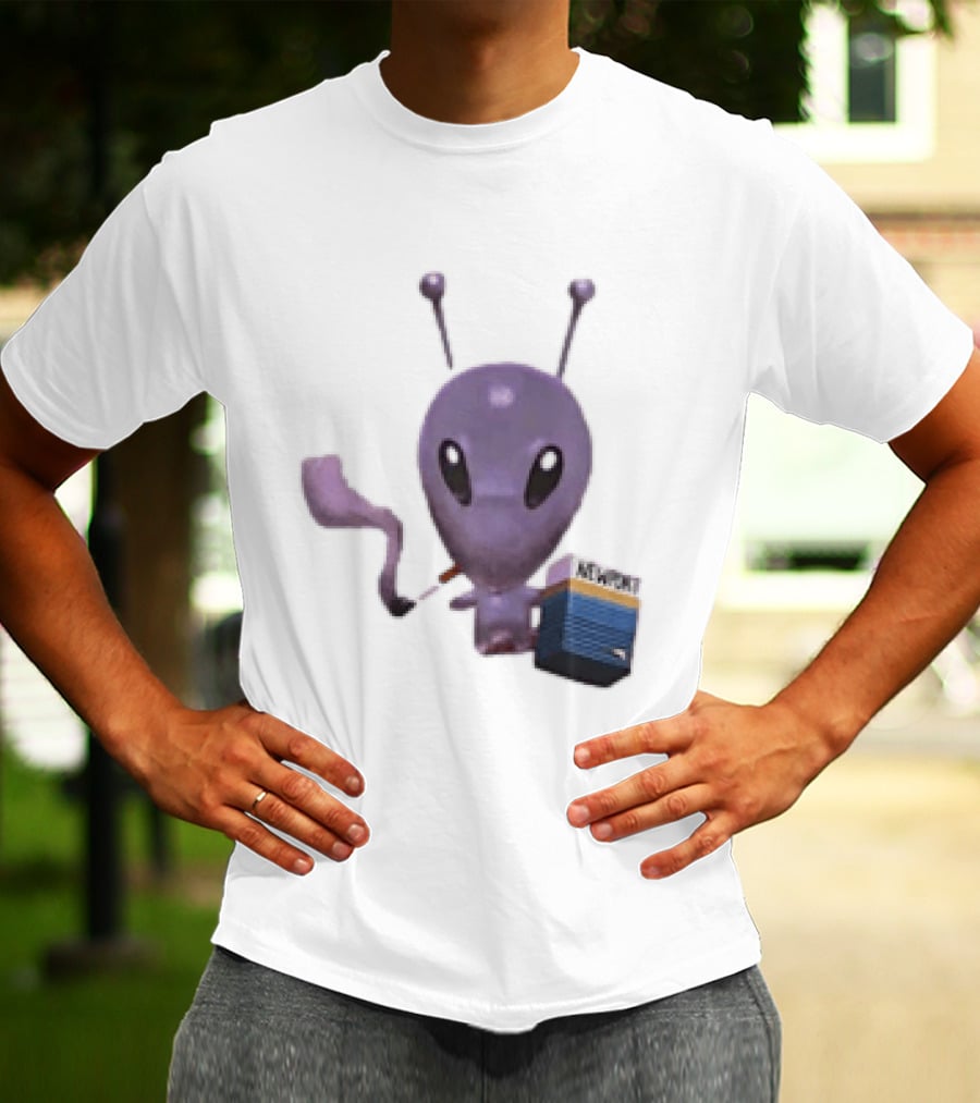 Alien Holding Newport Cigarette Pack Smoking Space Travel T-Shirt
