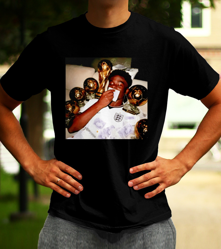 Bukayo Saka England National Team World Cup Trophies And Money T-Shirt