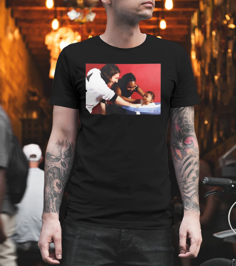 Lionel Messi Bathes Baby Lamine Yamal Legendary Blessing Football Moment T-Shirt