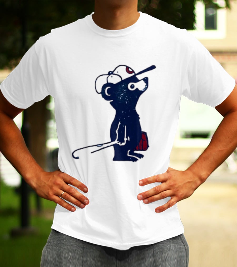 Chicago Cubs Baseball Bear Hitting With Bat And Glove T-Shirt