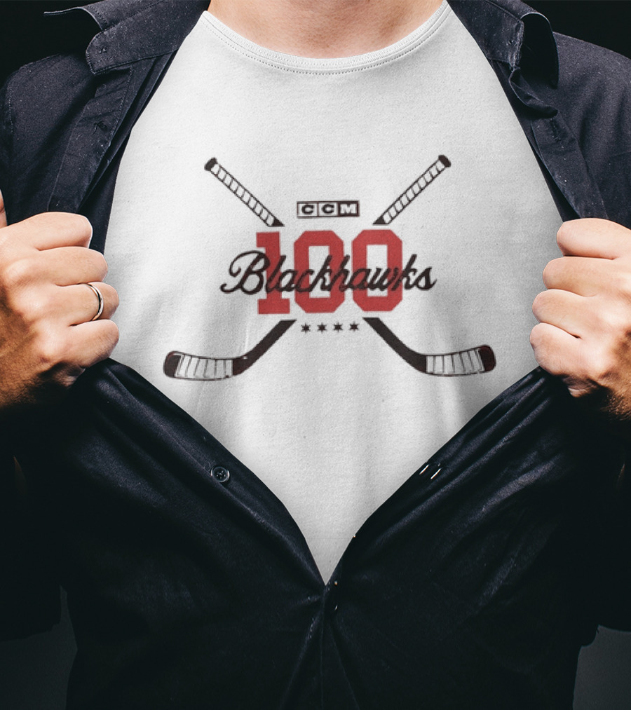 Chicago Blackhawks 100th Anniversary Distressed Vintage Hockey 1917 2017 Celebration T-Shirt
