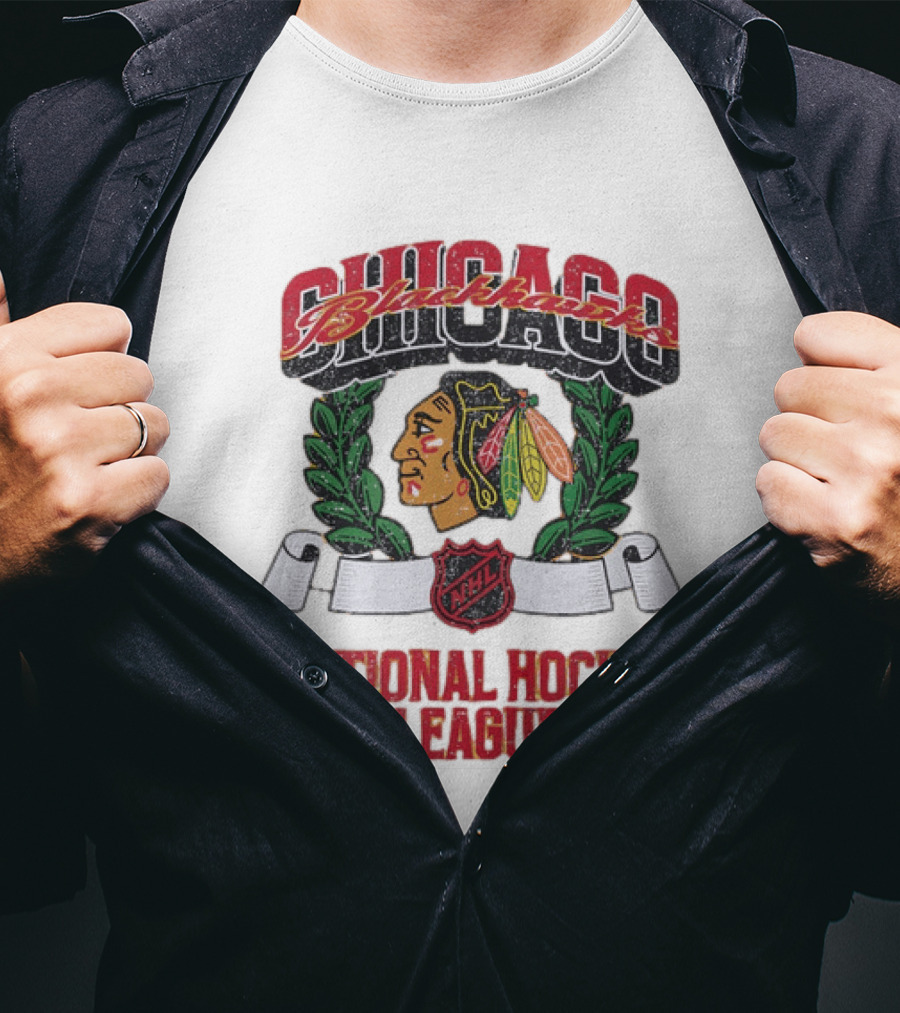 Chicago Blackhawks NHL Vintage Distressed Style National Hockey League T-Shirt