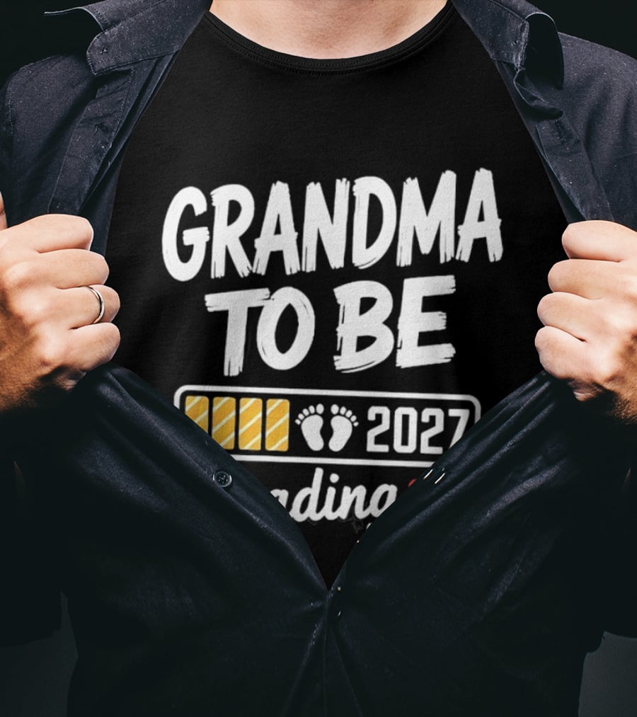 Grandma To Be 2027 Loading Baby Feet Heart Pregnancy Announcement T-Shirt