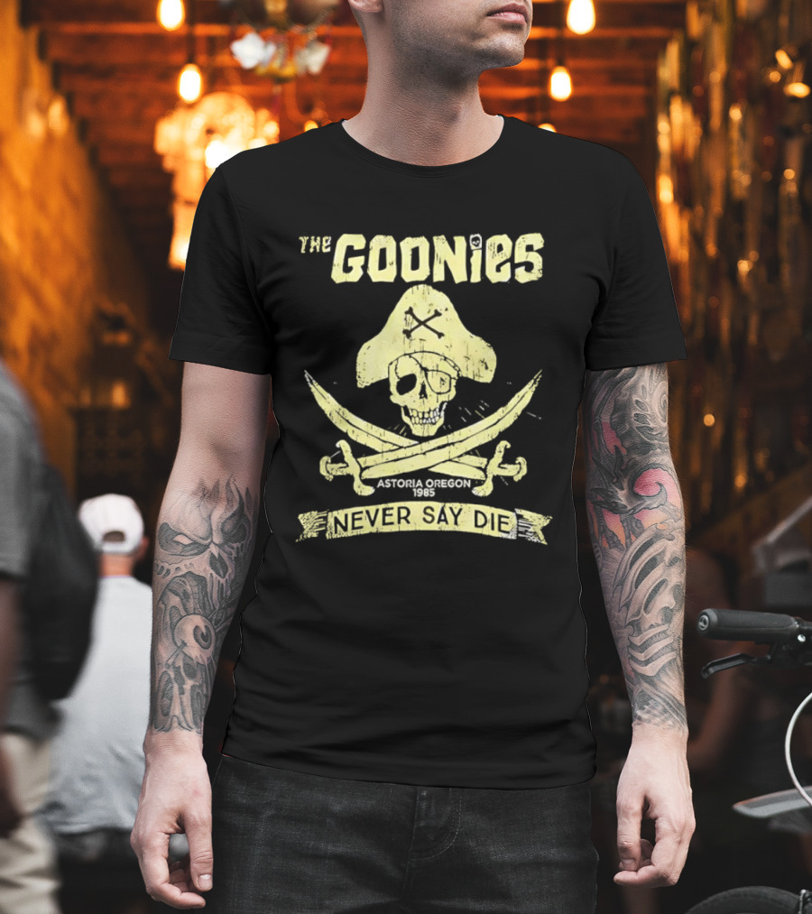The Goonies Never Say Die Astoria Oregon 1985 Skull Pirate T-Shirt