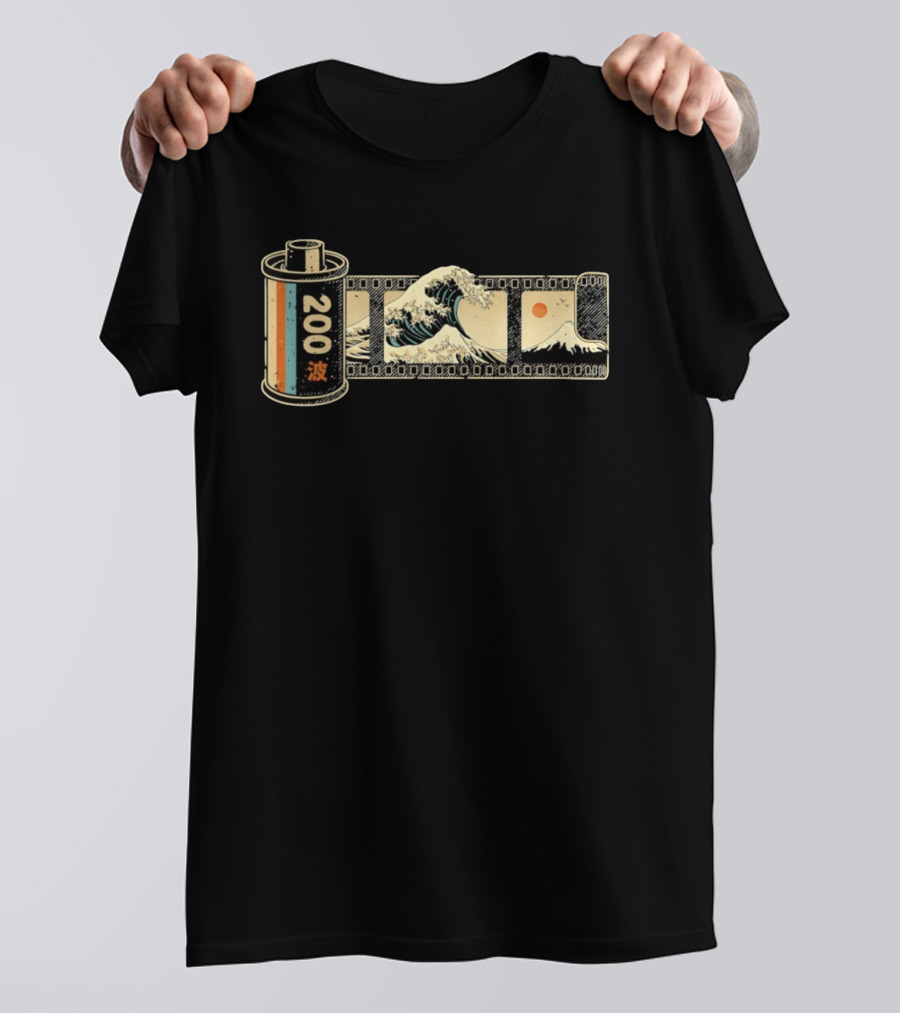 The Great Wave Off Kanagawa Film Roll 200 Vintage Japanese T-Shirt
