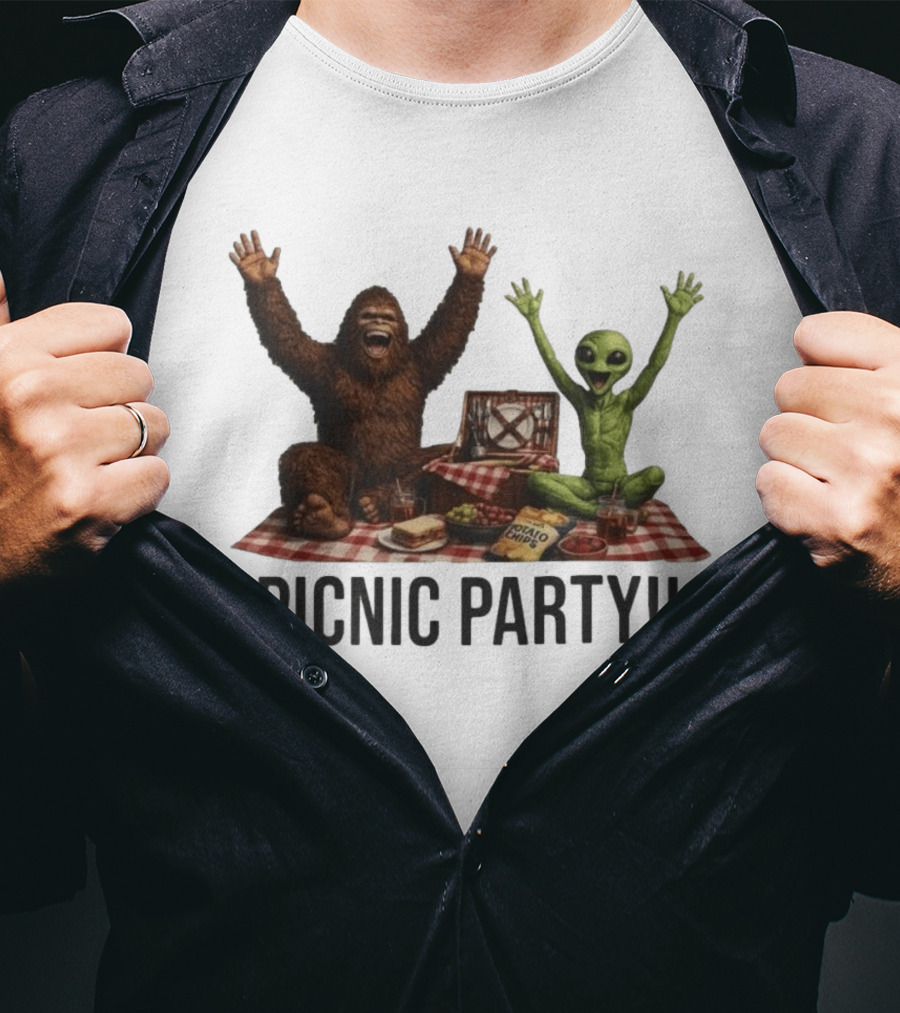 Bigfoot And Alien Picnic Party With Chips And Sandwiches T-Shirt