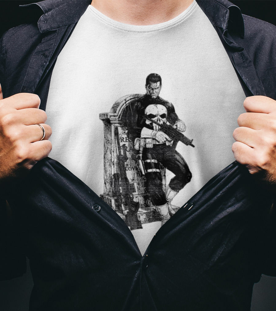 Frank Castle Gravestone Rest Of Loved Ones Marvel Comics The Punisher T-Shirt