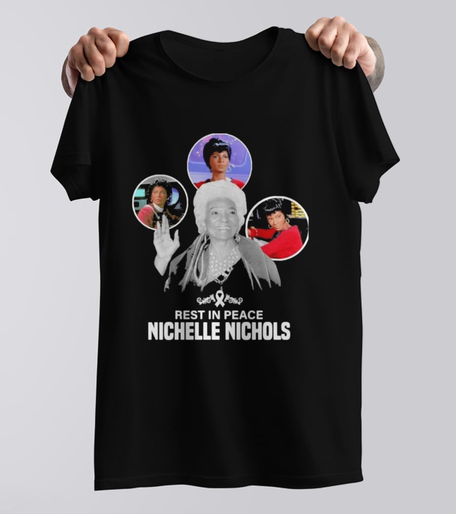 Rest In Peace Nichelle Nichols Star Trek Tribute Spock Hand Salute T-Shirt