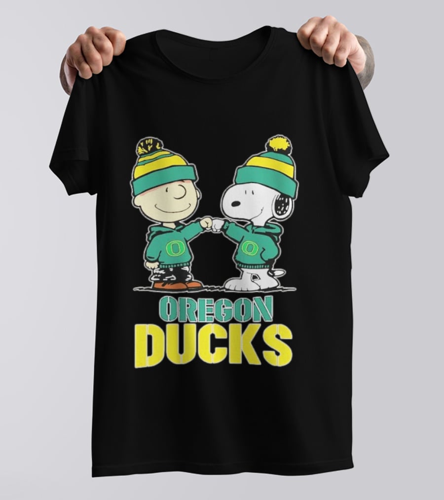 Charlie Brown Snoopy Fist Bump Oregon Ducks Fan Gear T-Shirt