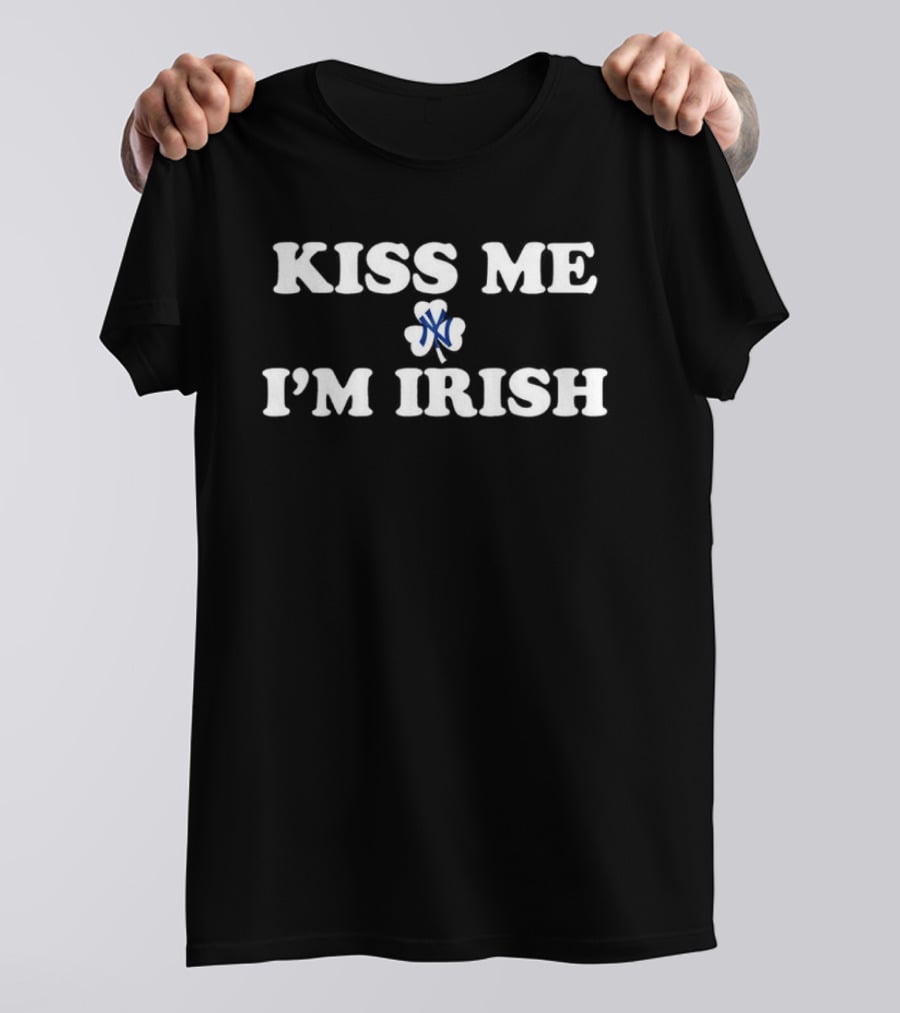 New York Yankees Kiss Me I'm Irish St Patrick's Day Clover T-Shirt