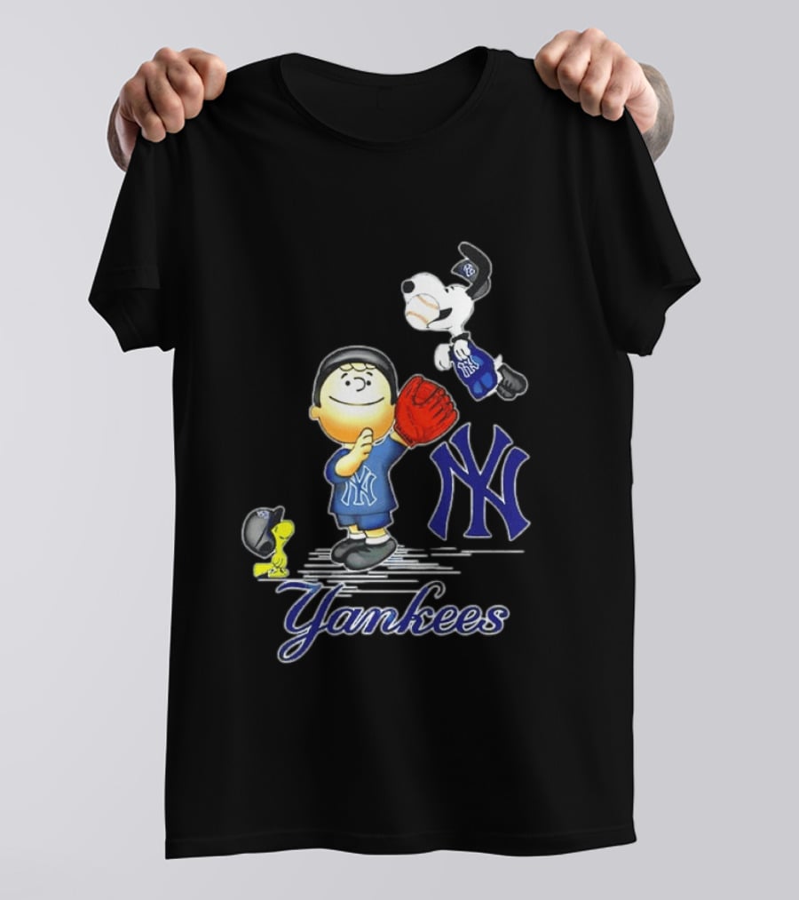 Snoopy Woodstock New York Yankees Peanuts Characters Baseball Fan T-Shirt