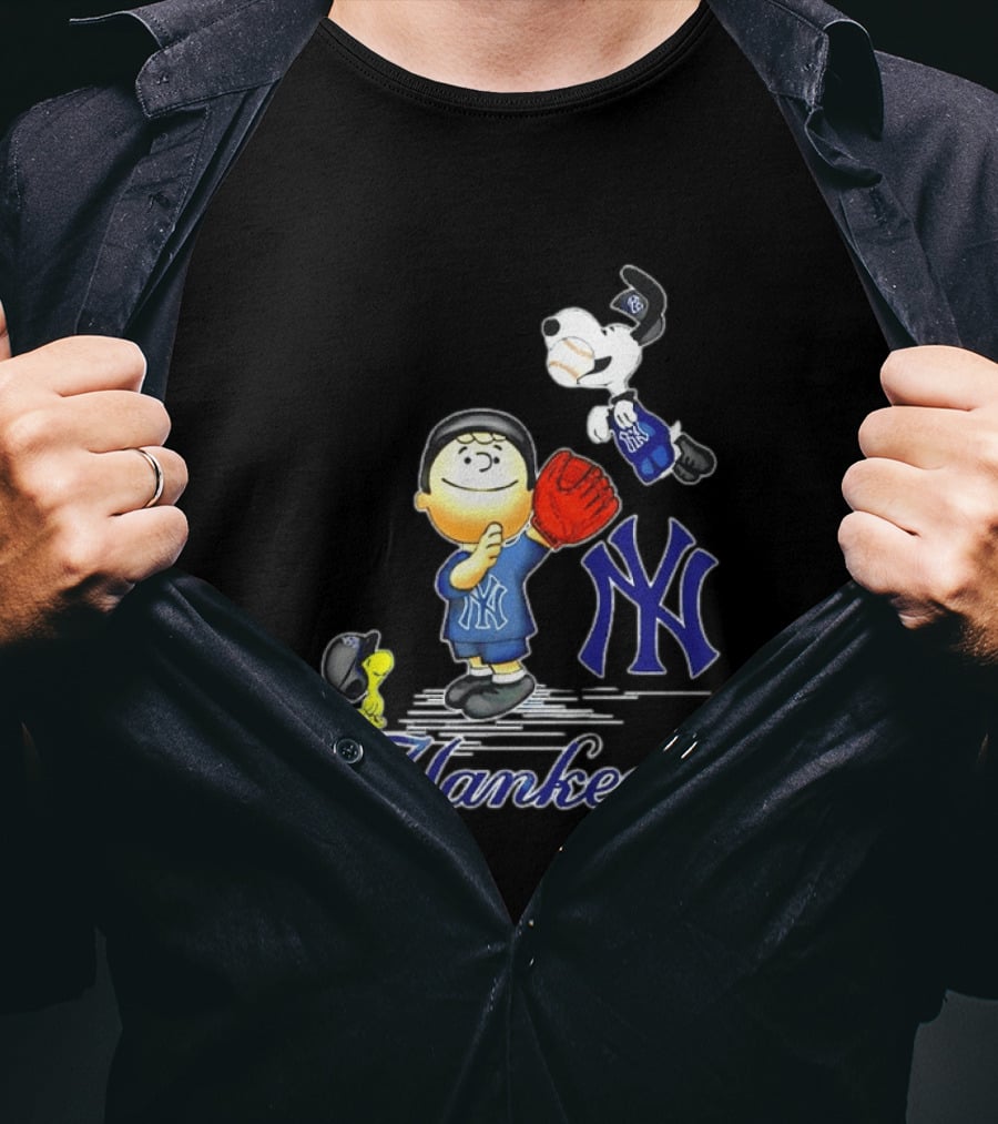 Snoopy Woodstock New York Yankees Peanuts Characters Baseball Fan T-Shirt