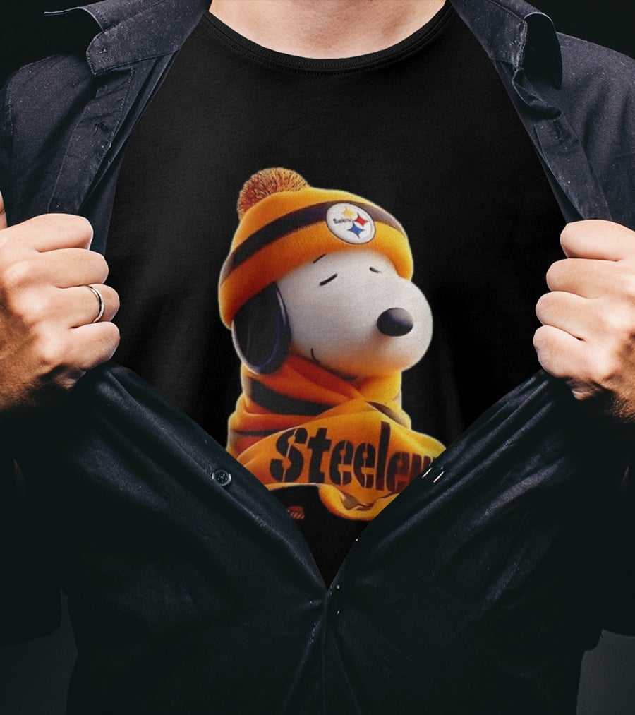 Snoopy Steelers Winter Hat And Scarf T-Shirt