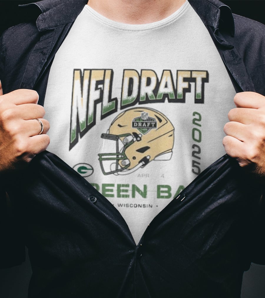 NFL Draft 2025 Green Bay APR 4 Wisconsin Packers Helmet T-Shirt