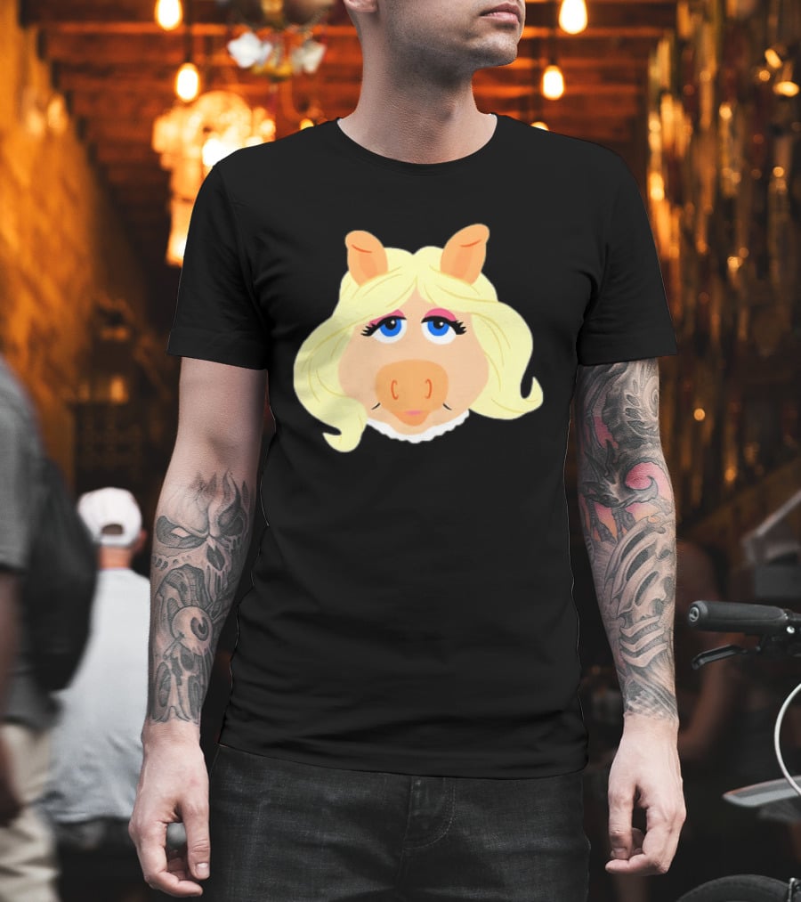 Miss Piggy Iconic Jim Henson's Muppets Character Blonde Hair Blue Eyes T-Shirt