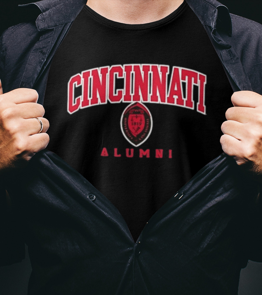 Cincinnati Alumni 1819 Seal University T-Shirt