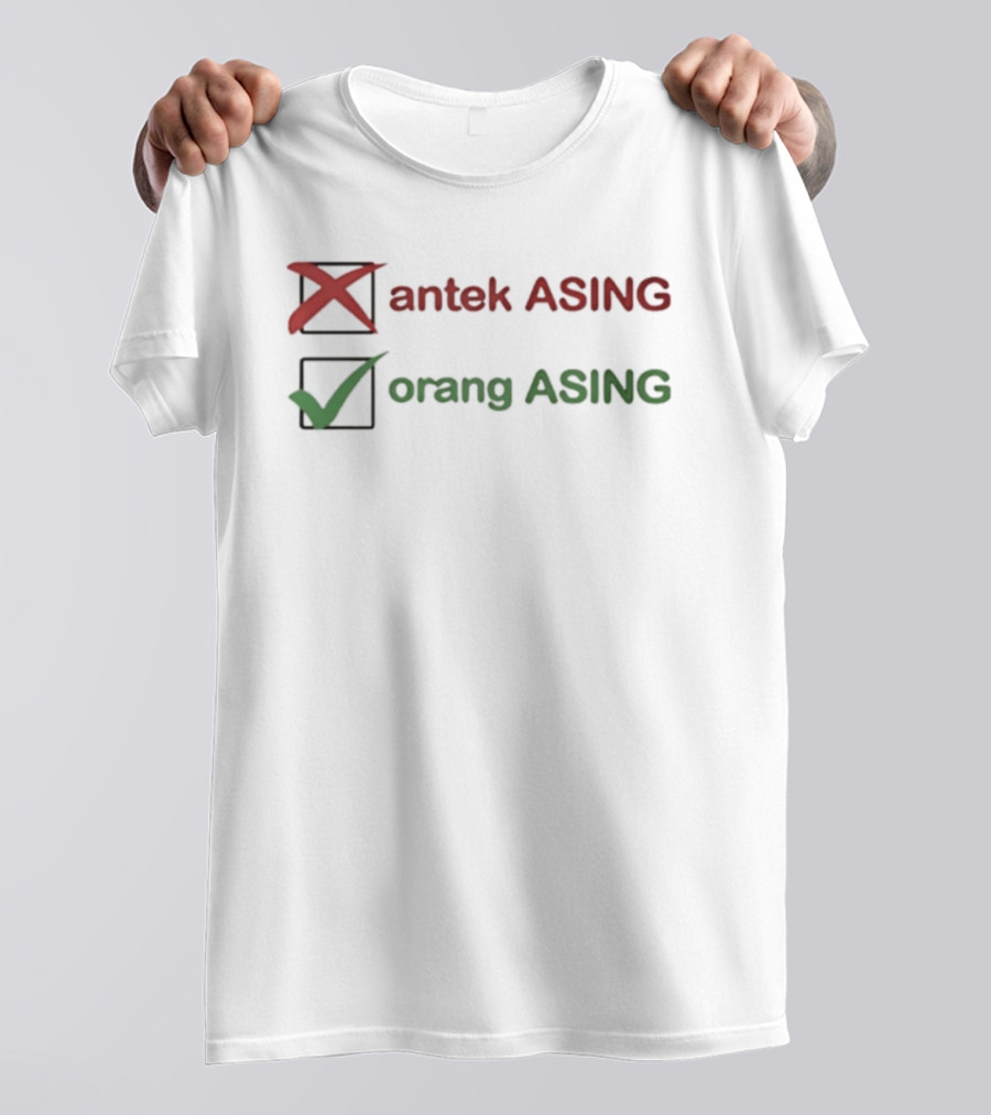 Antek ASING Orang ASING Christmas Checkmark T-Shirt