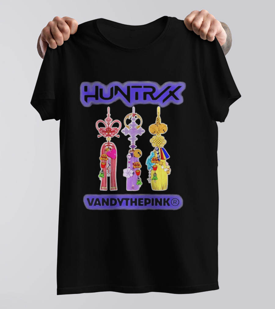 Huntrax Vandythepink Colorful Decorative Charms T-Shirt