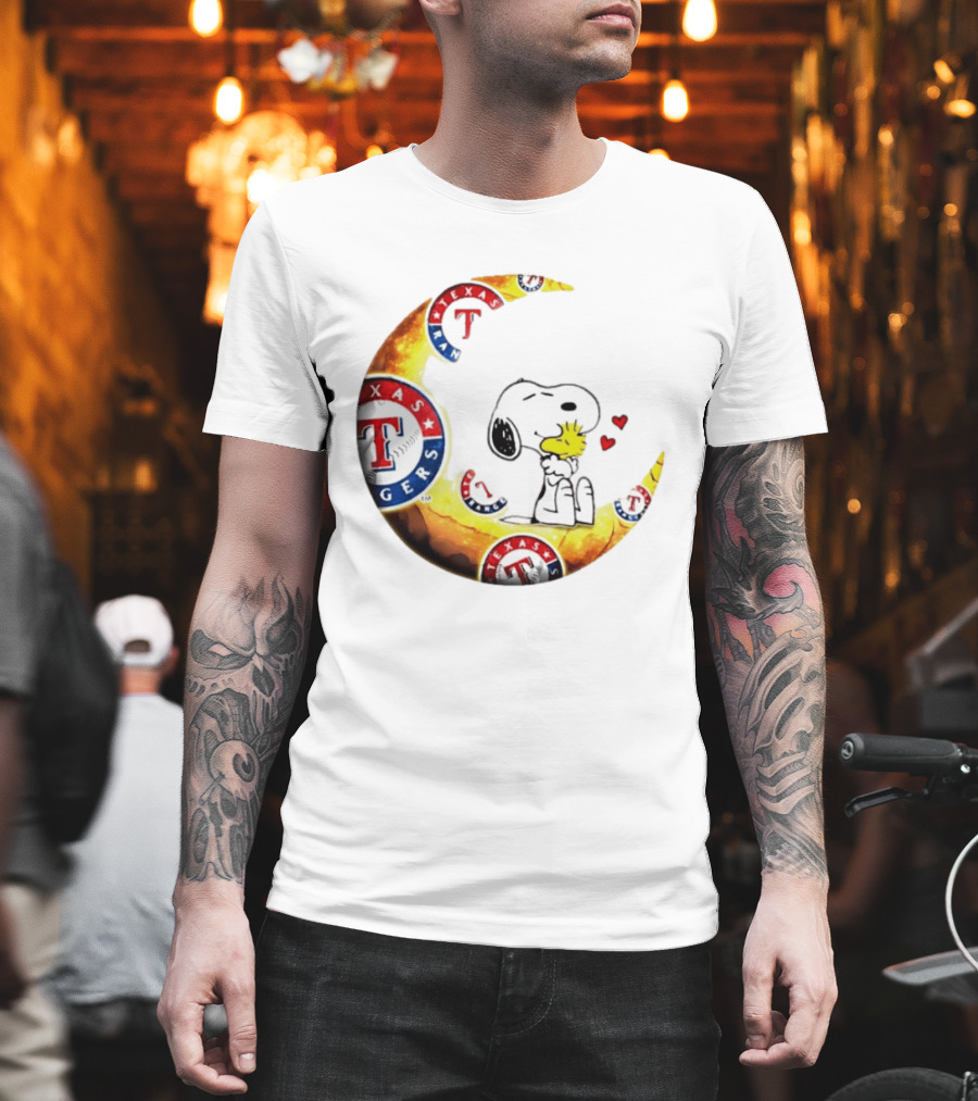 Snoopy Woodstock Texas Rangers Moon Baseball Fan Celebration T-Shirt