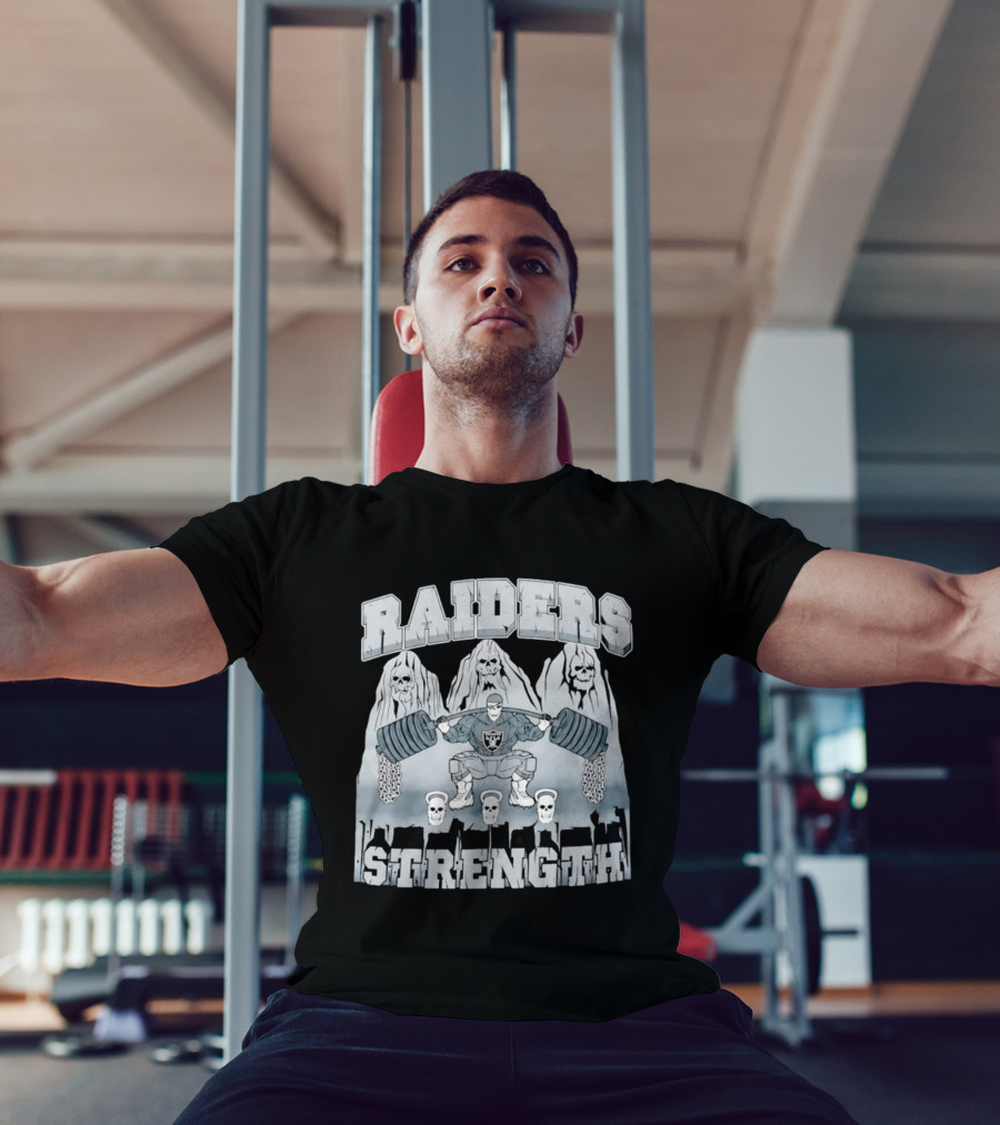 Raiders Strength Skull Weightlifter Grunge Style Powerlifting Motif T-Shirt