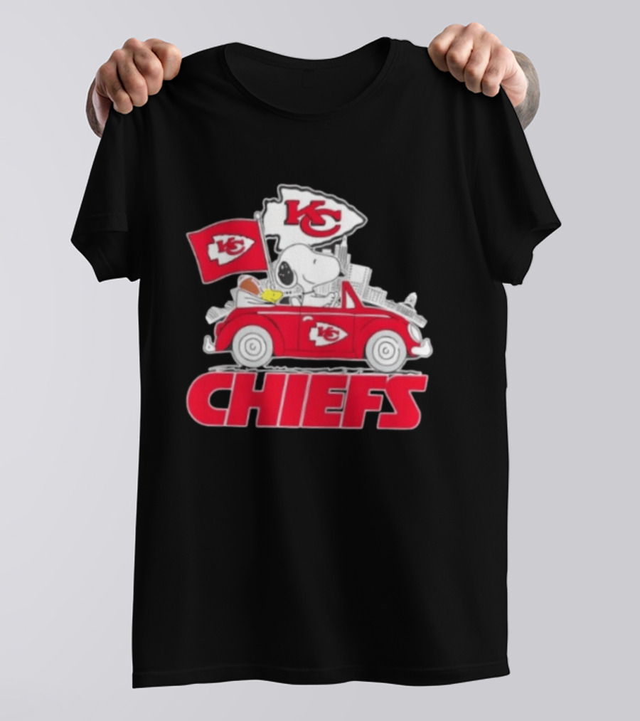 Snoopy Driving Kansas City Chiefs Car With Skyline And Flag T-Shirt
