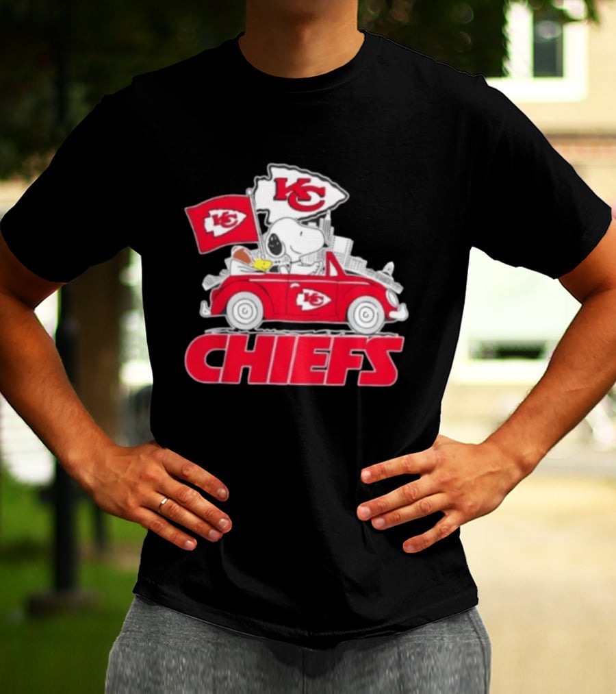 Snoopy Driving Kansas City Chiefs Car With Skyline And Flag T-Shirt