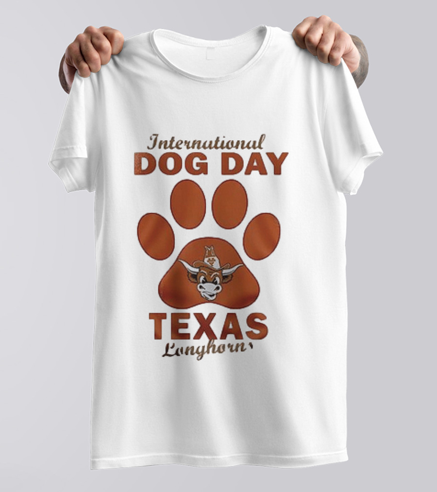 International Dog Day Texas Longhorns Paw Print T-Shirt