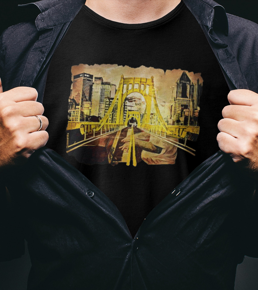 Pittsburgh Skyline 1992 Roberto Clemente Bridge Piano Player T-Shirt