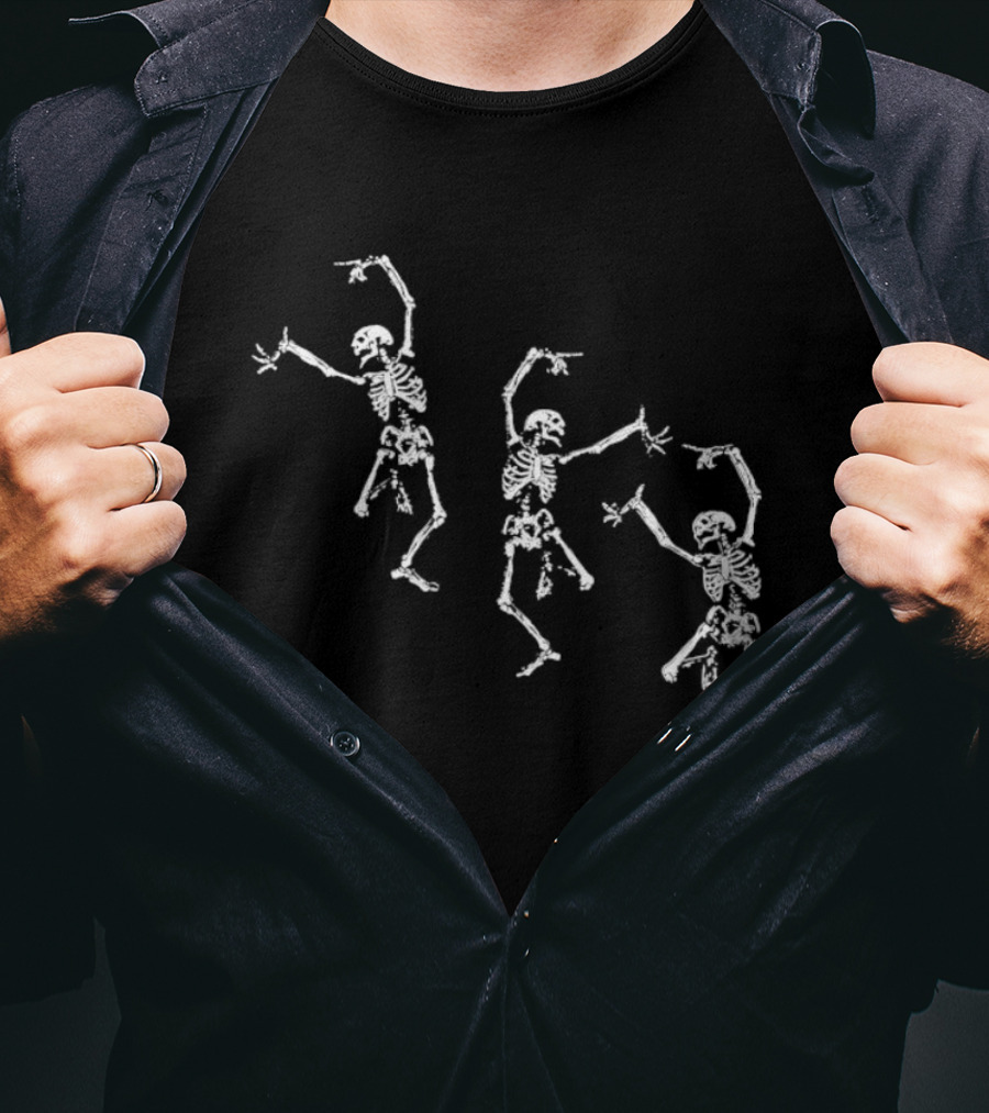 Dancing Skeletons Spooky Gothic Halloween Skeletons T-Shirt