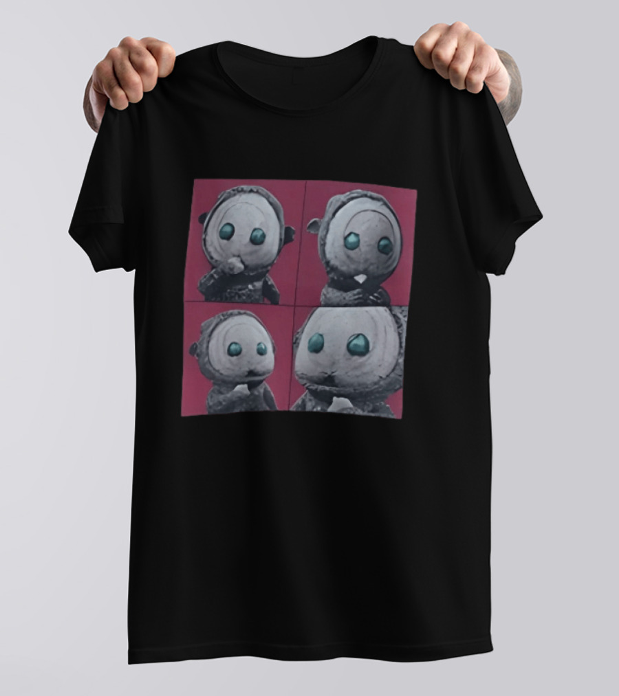 The East Palace Kkeomeoksali Cute Character Art Quadrant T-Shirt