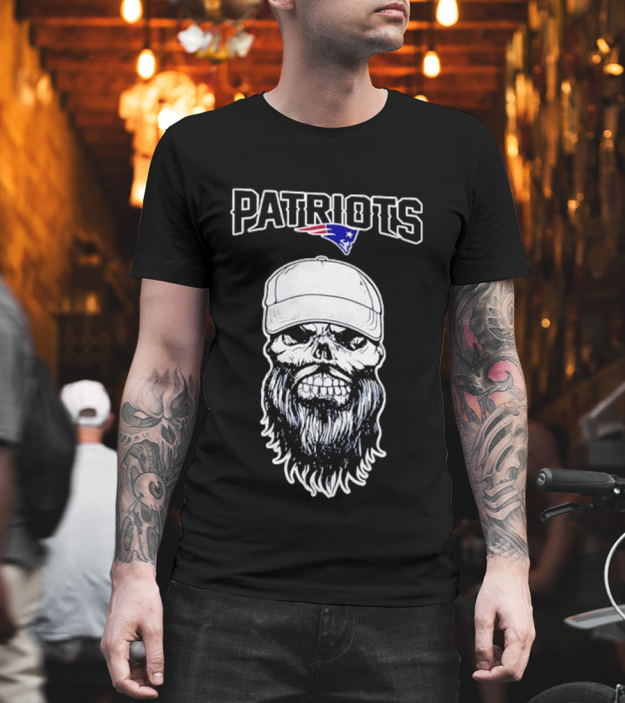 Patriots Bearded Skull With Cap Football Fan T-Shirt