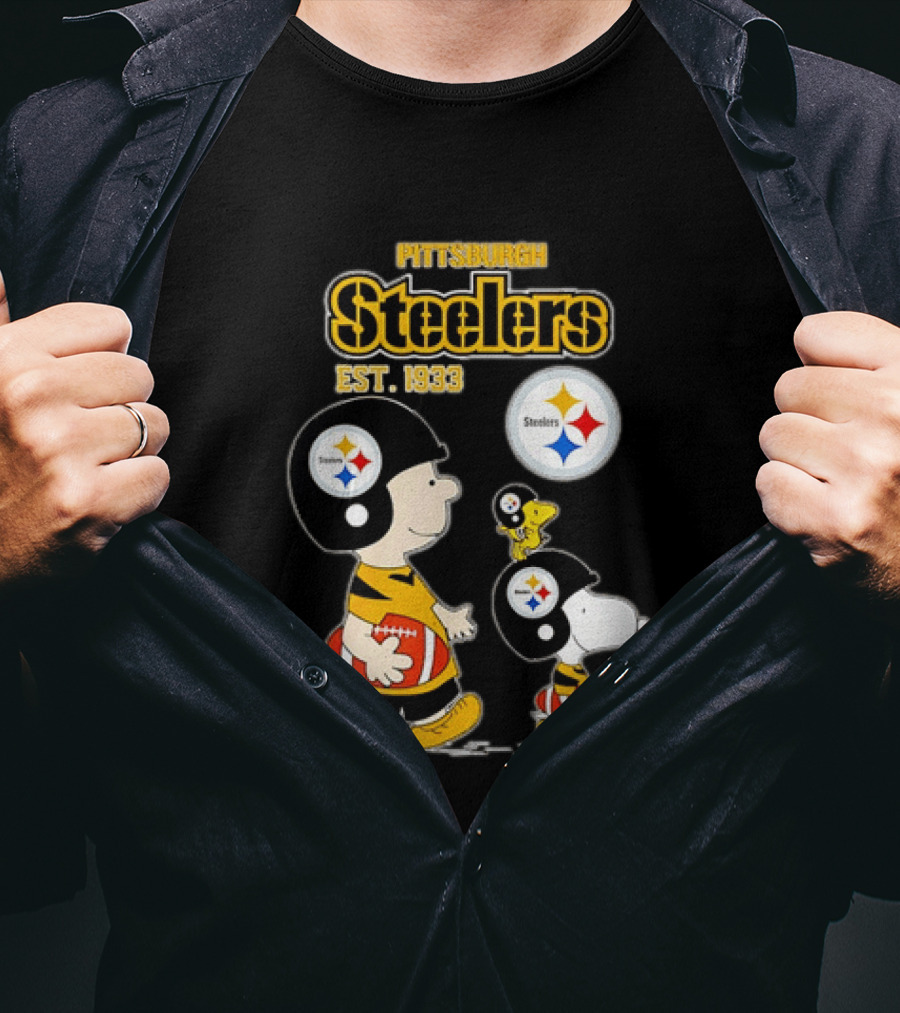 Pittsburgh Steelers Peanuts Charlie Brown Snoopy Football Est 1933 T-Shirt