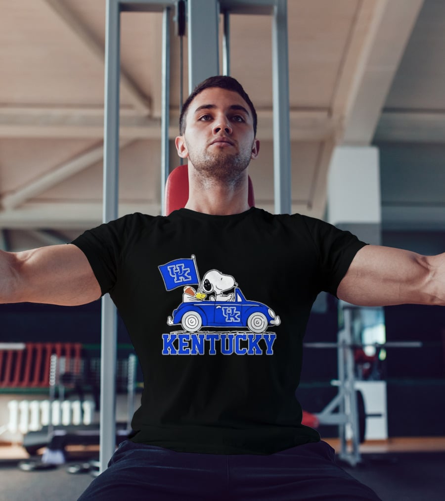 UK Wildcats Snoopy Driving Car With Kentucky Banner T-Shirt