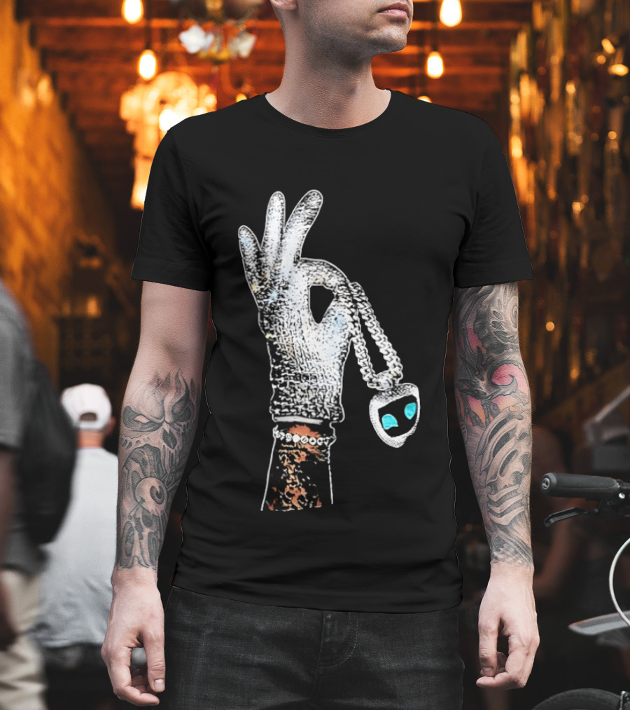 King Of Pop Sequin Glove Holding Alien Pendant T-Shirt