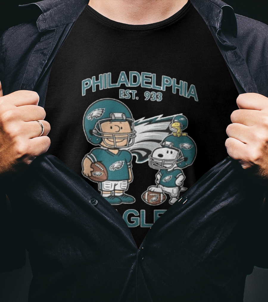 Philadelphia Eagles Est 1933 Charlie Brown Snoopy Woodstock Football T-Shirt
