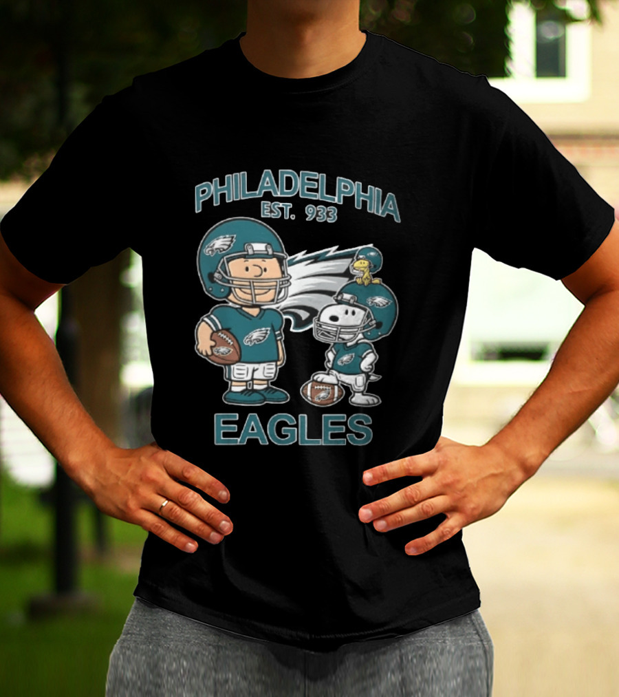Philadelphia Eagles Est 1933 Charlie Brown Snoopy Woodstock Football T-Shirt