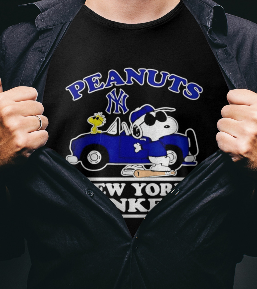 Peanuts Snoopy Woodstock New York Yankees Car Baseball Bat T-Shirt