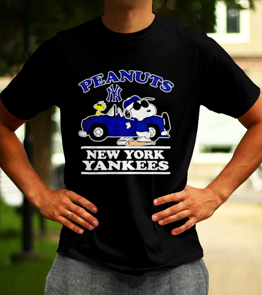 Peanuts Snoopy Woodstock New York Yankees Car Baseball Bat T-Shirt