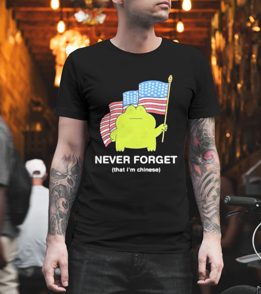 Frog Holding American Flags Never Forget That I'm Chinese T-Shirt