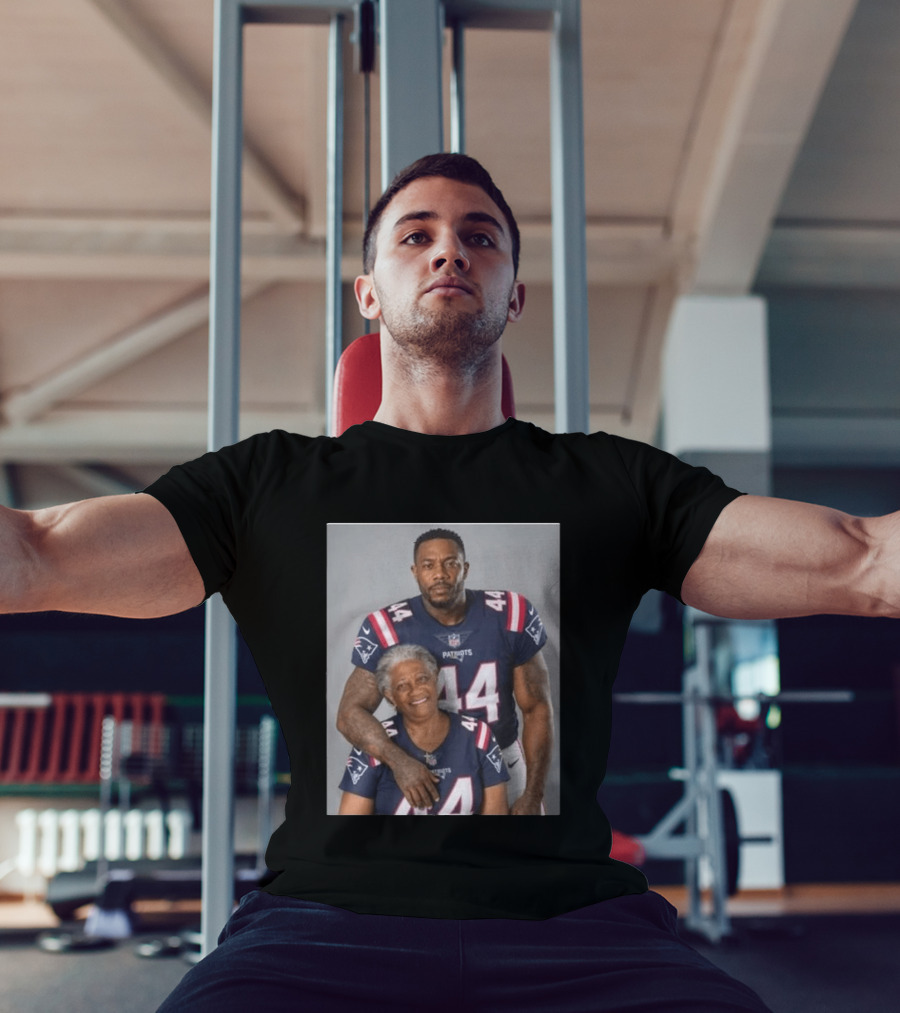 New England Patriots Jahlani Tavai 44 Mom Football Family Game Day 2026 T-Shirt