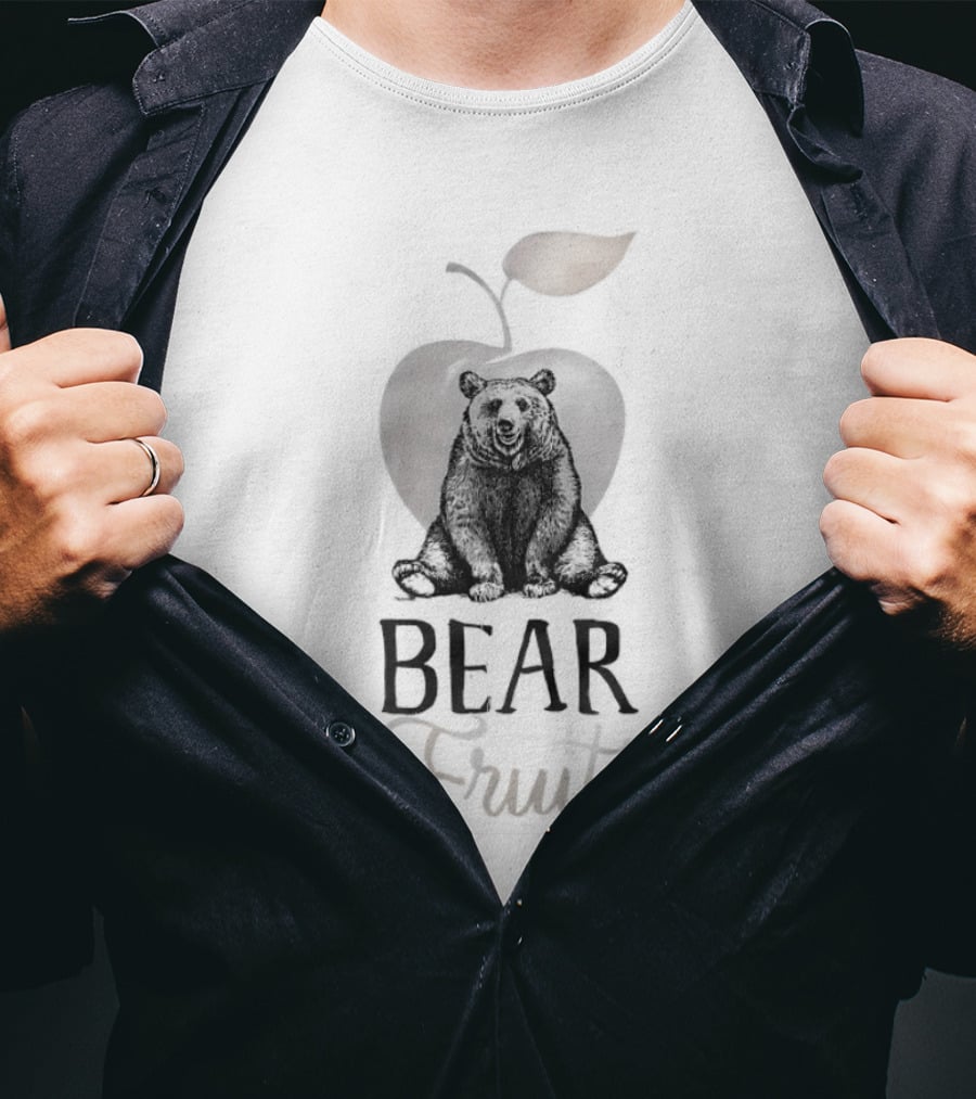 Bear Fruit Apple Nature Wildlife Artistic T-Shirt
