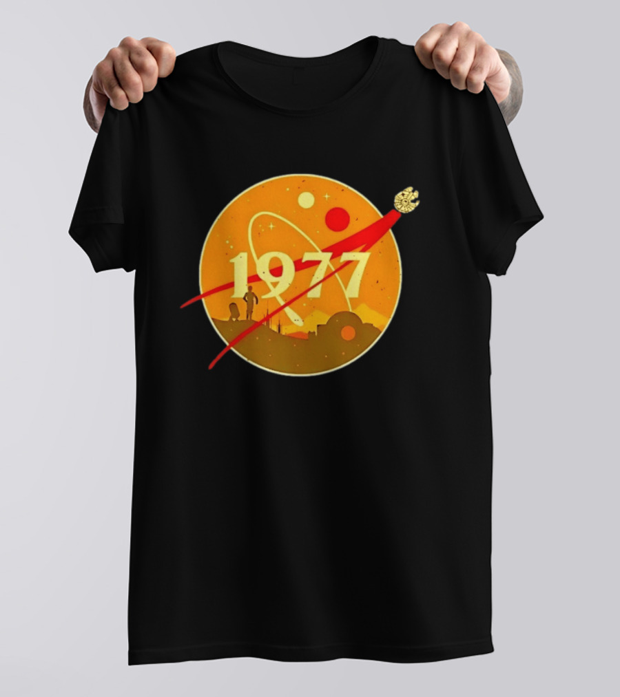 Star Wars 1977 Millennium Falcon Space Desert Silhouette Planetary Orbit T-Shirt