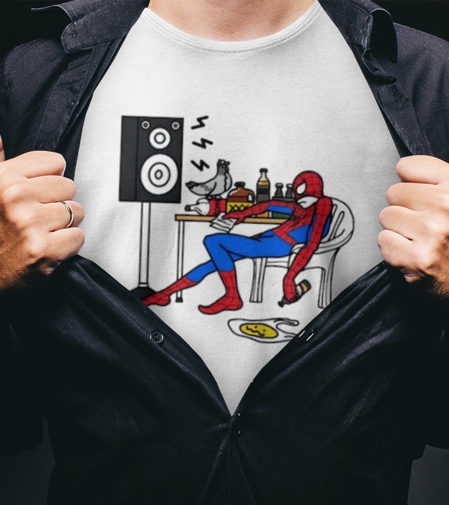 Spider Man Te Quiero Romo Drinking Marvel Speaker Table Scene T-Shirt
