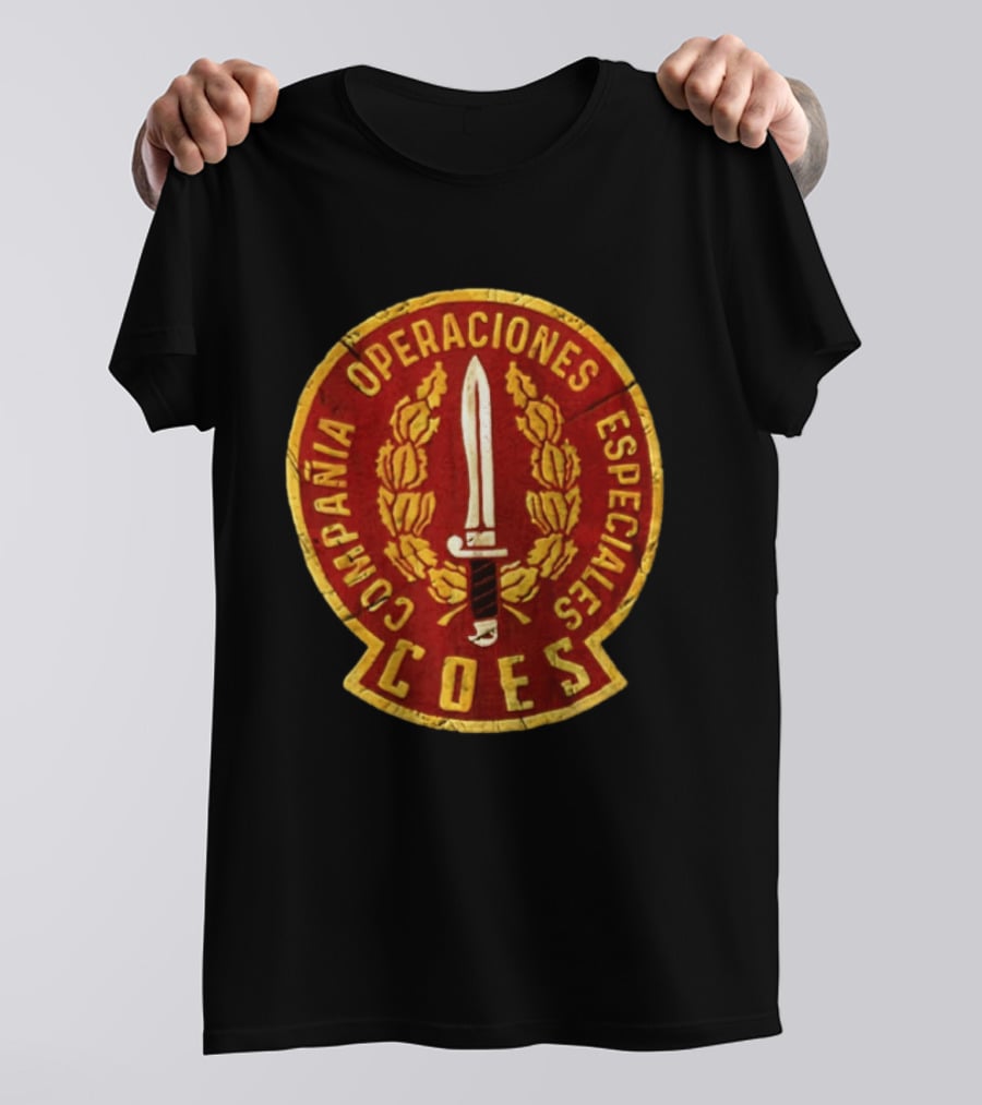 Compañía Operaciones Especiales COES Insignia With Tactical Knife T-Shirt