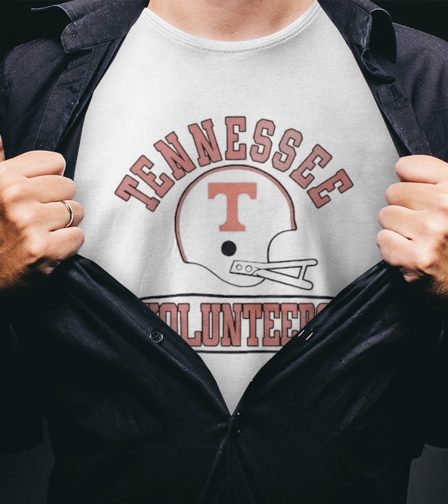 Tennessee Volunteers Football Helmet Distressed T-Shirt