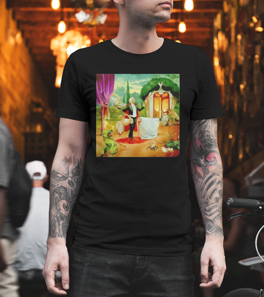 Surreal Magician Gothic Horror Sawing Woman In Half Fantasy Scene T-Shirt