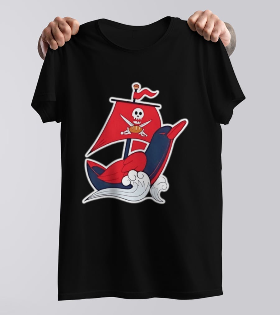 Tampa Bay Buccaneers Pirate Ship Football Skull Crossed Swords Sails T-Shirt